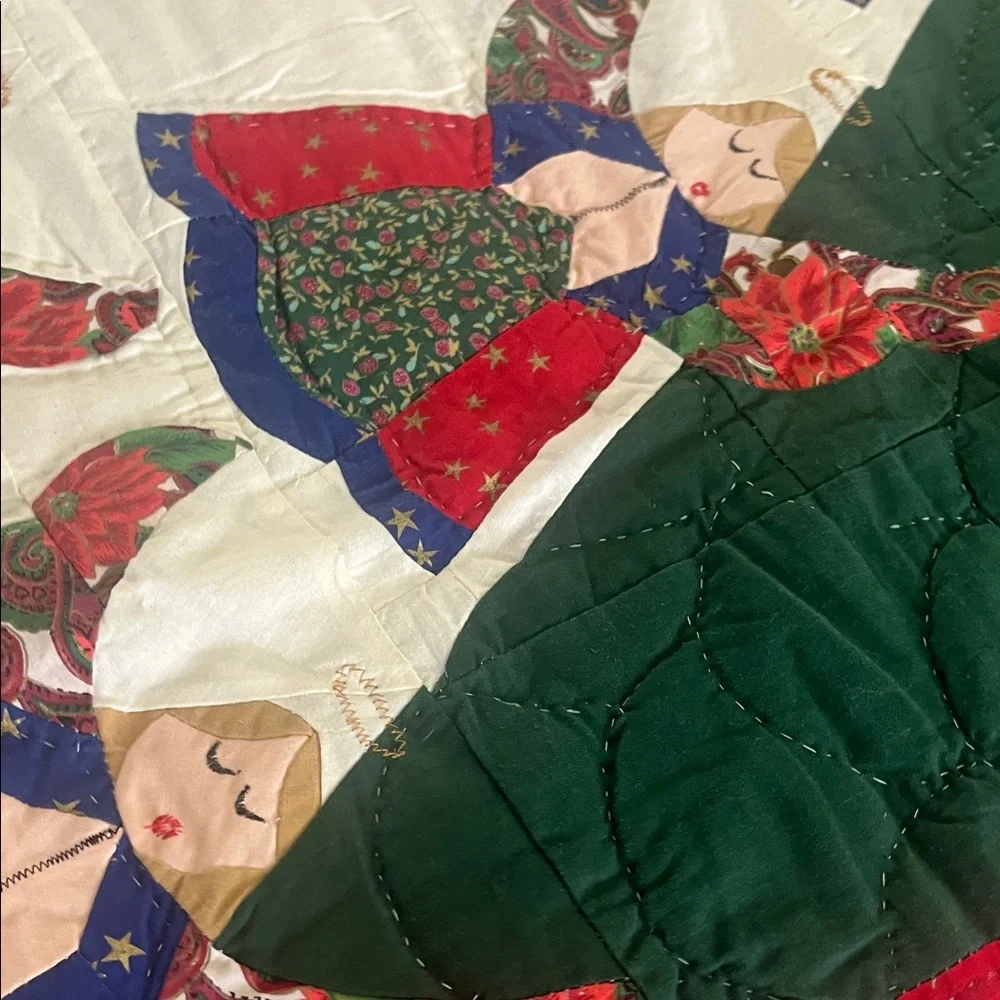 HANDMADE Angel Praying Choir Festive QUILT Scalloped Edges HOLIDAY CHRISTMAS Tre